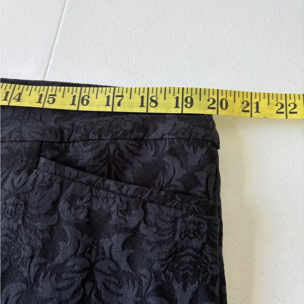 Chico’s Black Texture Floral Pull On Ankle Pant Size 18 Stretch Dressy or Casual - Picture 10 of 13